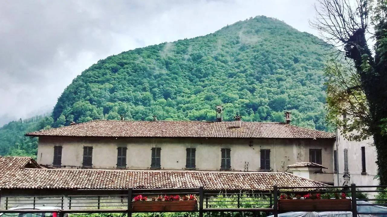 Ostello Sociale Borgo Venno Lavenone 0*,